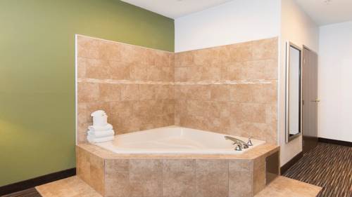 Imagen de la habitación del Hotel Holiday Inn Express and Suites Chicago-deerfield/lincoln, An Ihg. Foto 5
