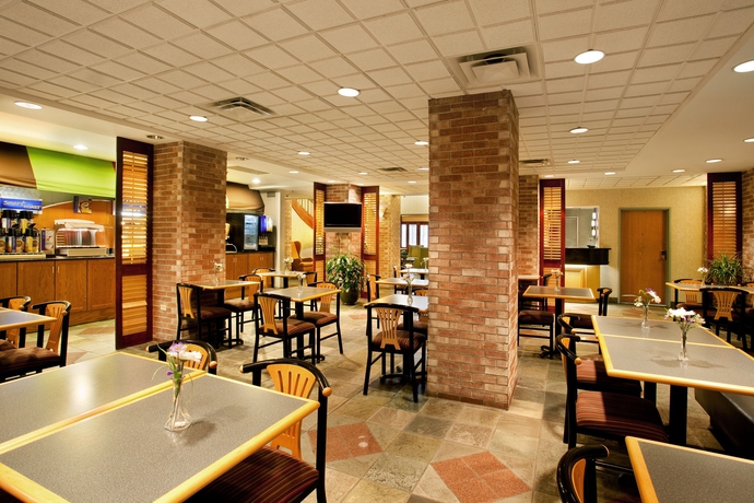 Imagen del bar/restaurante del Hotel Holiday Inn Express and Suites Chicago-midway Airport, An Ihg. Foto 3
