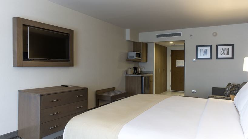 Imagen de la habitación del Hotel Holiday Inn Express and Suites Chihuahua Juventud, An Ihg. Foto 4