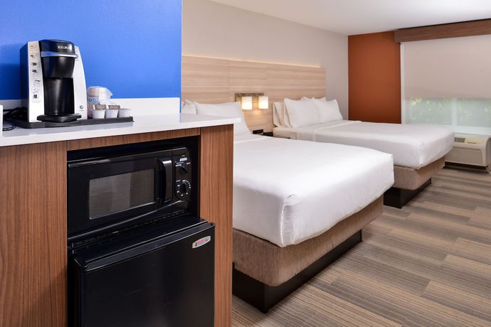 Imagen de la habitación del Hotel Holiday Inn Express and Suites Cincinnati - Mason, an IHG. Foto 10