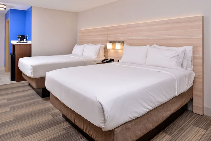 Imagen de la habitación del Hotel Holiday Inn Express and Suites Cincinnati - Mason, an IHG. Foto 14