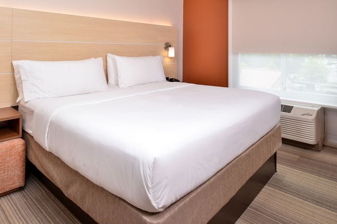 Imagen de la habitación del Hotel Holiday Inn Express and Suites Cincinnati - Mason, an IHG. Foto 17