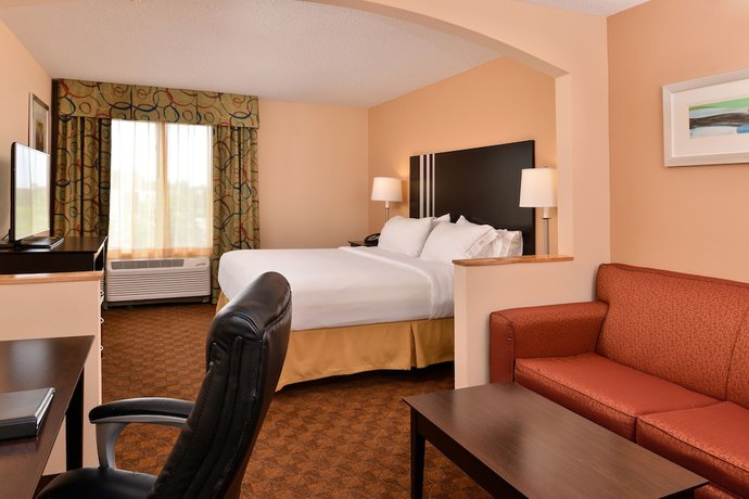 Imagen de la habitación del Hotel Holiday Inn Express and Suites Cincinnati-blue Ash, An Ihg. Foto 7