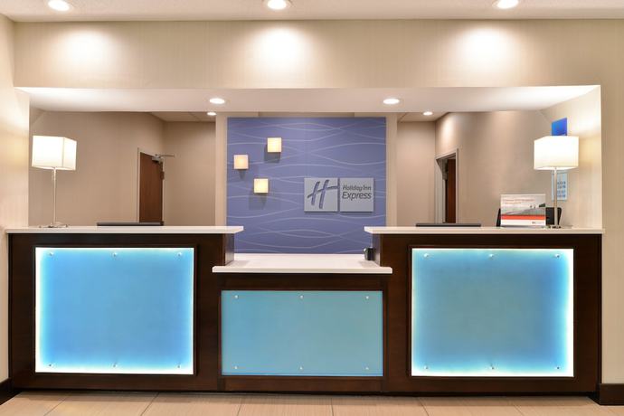 Imagen de los interiores del Hotel Holiday Inn Express and Suites Cincinnati-blue Ash, An Ihg. Foto 19