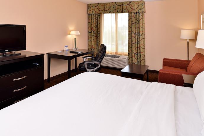 Imagen de la habitación del Hotel Holiday Inn Express and Suites Cincinnati-blue Ash, An Ihg. Foto 13