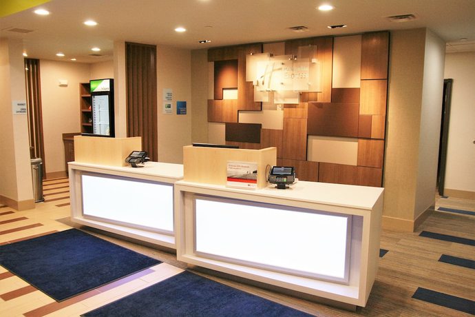 Imagen de los interiores del Hotel Holiday Inn Express and Suites Clarion, An Ihg. Foto 19