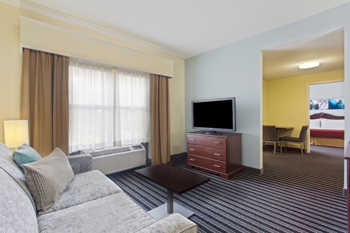 Imagen de la habitación del Hotel Holiday Inn Express and Suites Clearwater North-Dunedin by IHG. Foto 3
