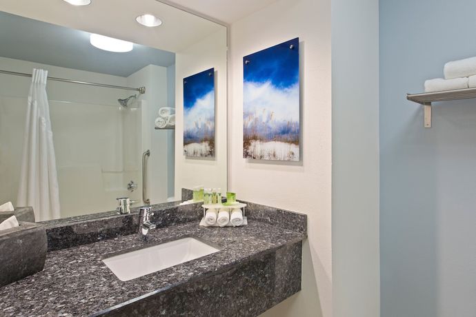 Imagen de la habitación del Hotel Holiday Inn Express and Suites Clearwater North-Dunedin by IHG. Foto 6