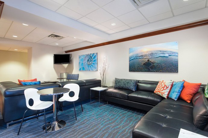Imagen de los interiores del Hotel Holiday Inn Express and Suites Clearwater North-Dunedin by IHG. Foto 16