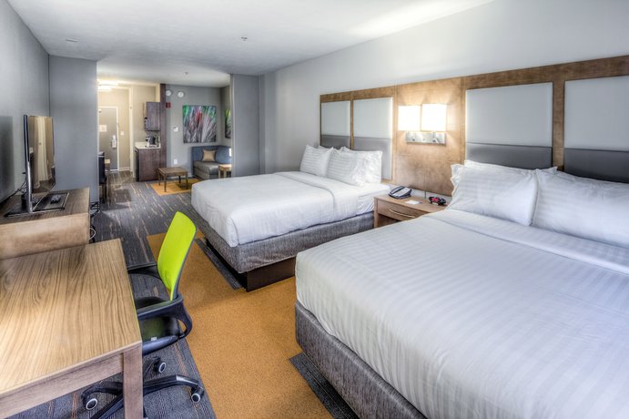 Imagen de la habitación del Hotel Holiday Inn Express and Suites Cleveland West - Westlake, An Ihg. Foto 3
