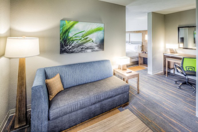 Imagen de la habitación del Hotel Holiday Inn Express and Suites Cleveland West - Westlake, An Ihg. Foto 13
