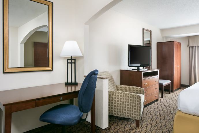 Imagen de la habitación del Hotel Holiday Inn Express and Suites Clinton, An Ihg. Foto 4