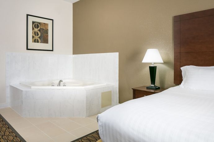 Imagen de la habitación del Hotel Holiday Inn Express and Suites Clinton, An Ihg. Foto 10