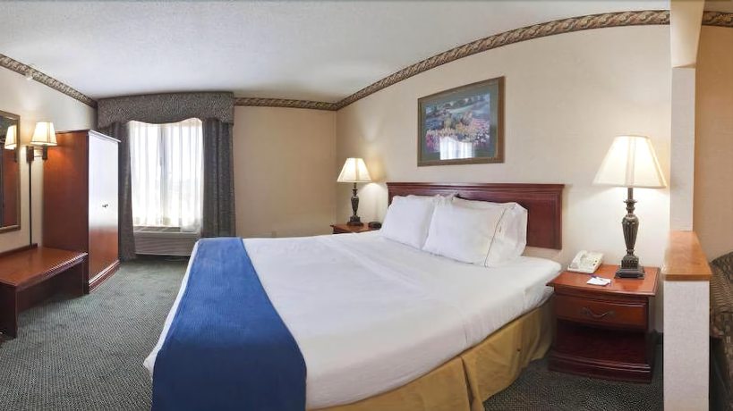 Imagen de la habitación del Hotel Holiday Inn Express and Suites Clinton, An Ihg. Foto 12