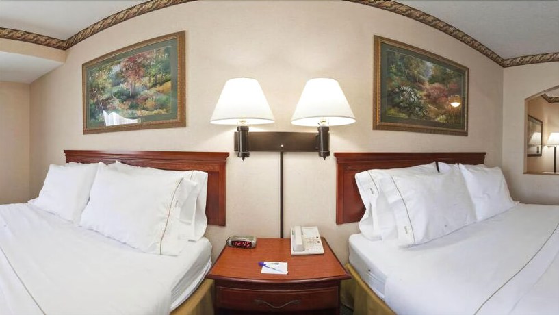 Imagen de la habitación del Hotel Holiday Inn Express and Suites Clinton, An Ihg. Foto 15