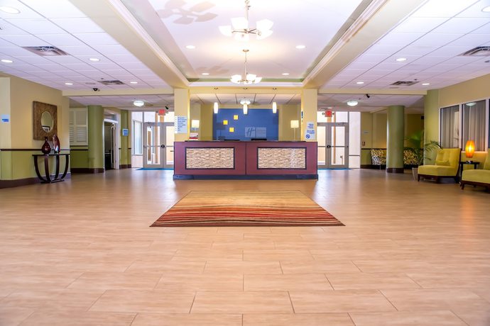 Imagen de los interiores del Hotel Holiday Inn Express and Suites Cocoa. Foto 20