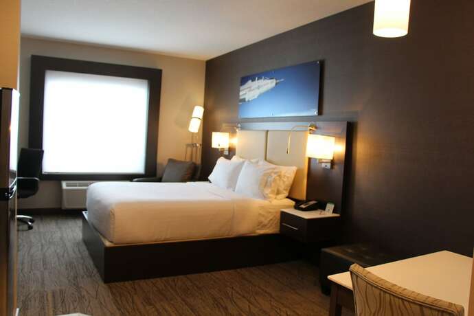 Imagen de la habitación del Hotel Holiday Inn Express and Suites Cold Lake, An Ihg. Foto 25