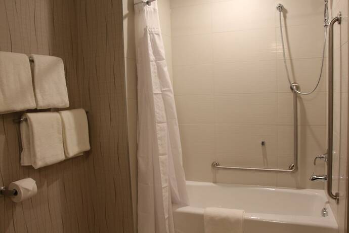 Imagen de la habitación del Hotel Holiday Inn Express and Suites Cold Lake, An Ihg. Foto 33