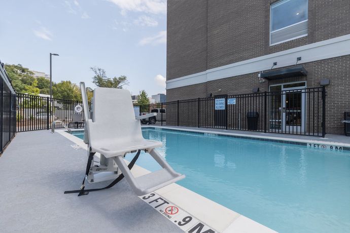 Imagen de la piscina del Hotel Holiday Inn Express and Suites Columbia Downtown - The Vista, an IHG. Foto 18