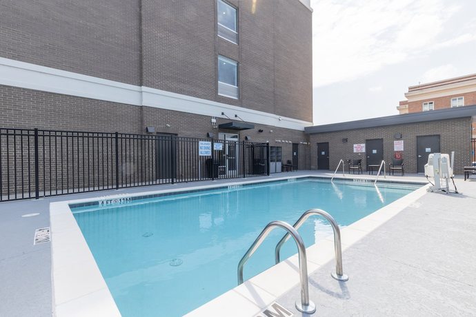 Imagen de la piscina del Hotel Holiday Inn Express and Suites Columbia Downtown - The Vista, an IHG. Foto 19