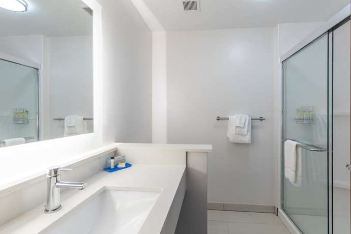 Imagen de la habitación del Hotel Holiday Inn Express and Suites Columbia Downtown - The Vista, an IHG. Foto 11