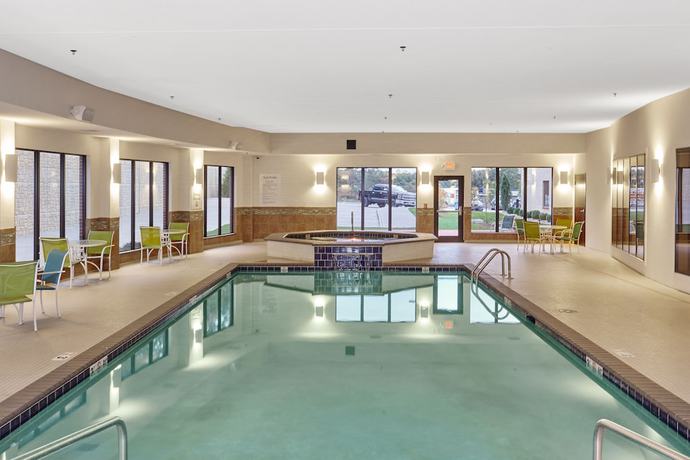 Imagen de la piscina del Hotel Holiday Inn Express and Suites Columbia Univ Area-hwy 63, An Ihg. Foto 18