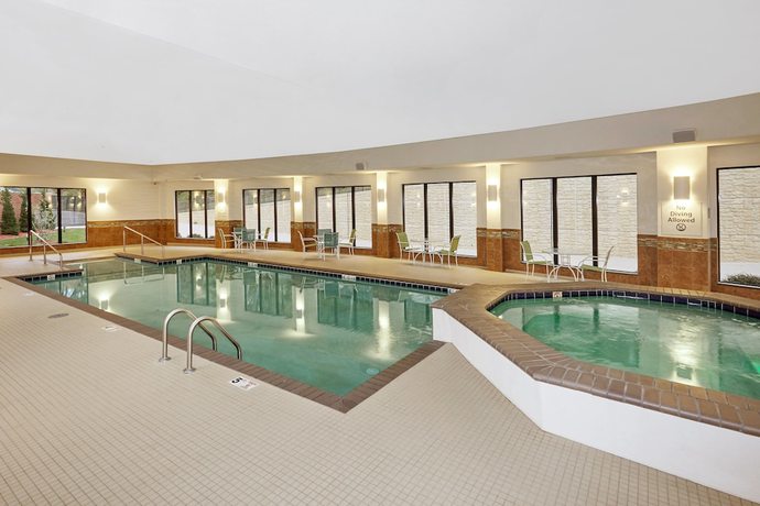 Imagen de la piscina del Hotel Holiday Inn Express and Suites Columbia Univ Area-hwy 63, An Ihg. Foto 19