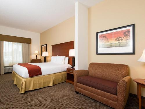Imagen de la habitación del Hotel Holiday Inn Express and Suites Columbia-i-26 @ Harbison Blvd, An Ihg. Foto 6