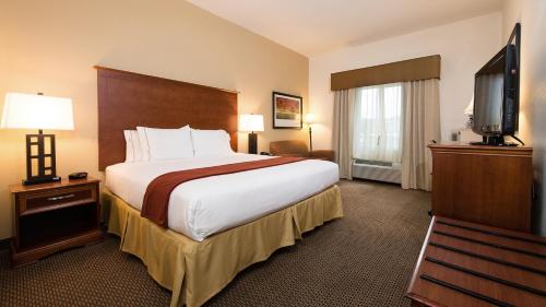 Imagen de la habitación del Hotel Holiday Inn Express and Suites Columbia-i-26 @ Harbison Blvd, An Ihg. Foto 7
