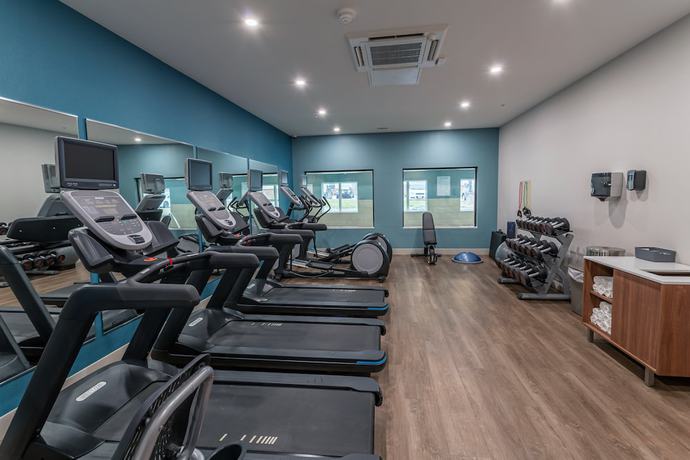 Imagen de los interiores del Hotel Holiday Inn Express and Suites Columbus - Worthington, an IHG. Foto 14