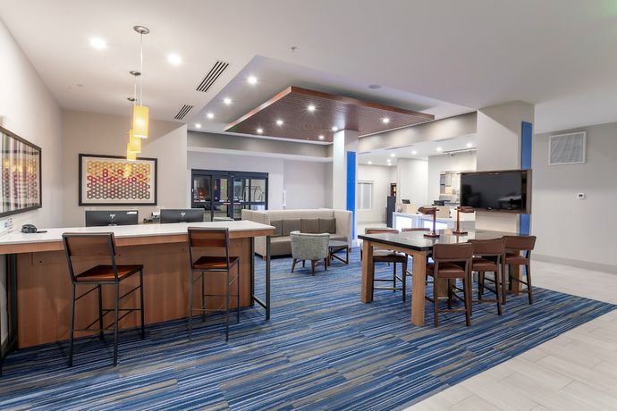 Imagen de los interiores del Hotel Holiday Inn Express and Suites Columbus - Worthington, an IHG. Foto 18
