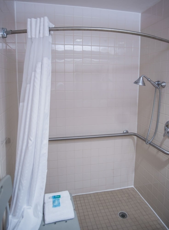 Imagen de la habitación del Hotel Holiday Inn Express and Suites Conover (hickory Area), An Ihg. Foto 5