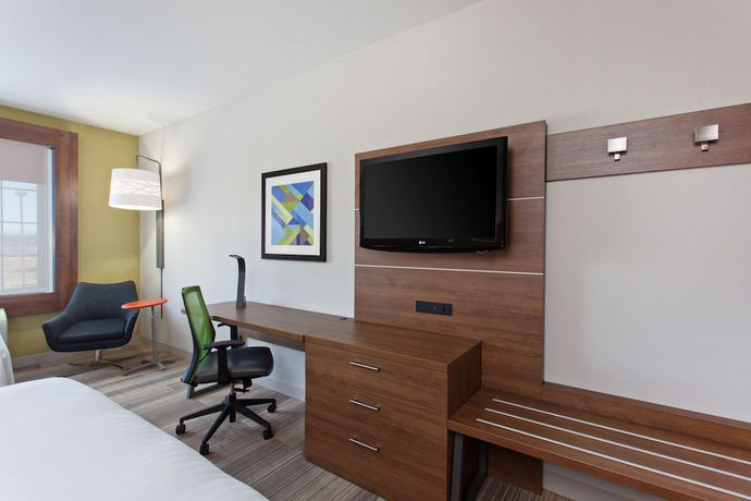 Imagen de la habitación del Hotel Holiday Inn Express and Suites Corona. Foto 9