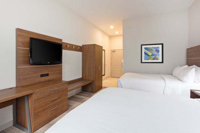 Imagen de la habitación del Hotel Holiday Inn Express and Suites Corona. Foto 14