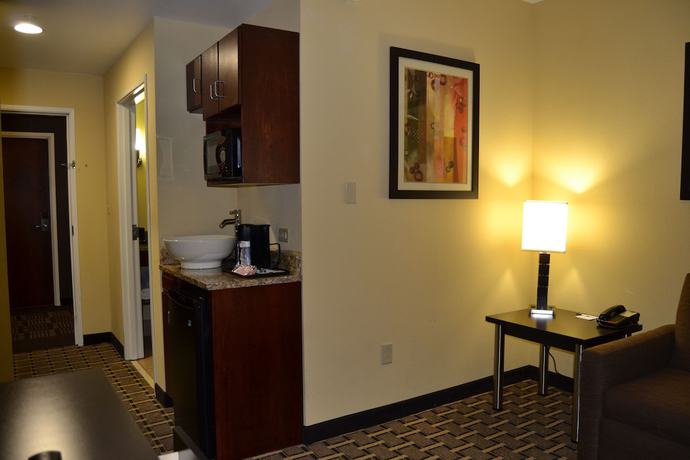 Imagen de la habitación del Hotel Holiday Inn Express and Suites Cross Lanes, an IHG. Foto 7