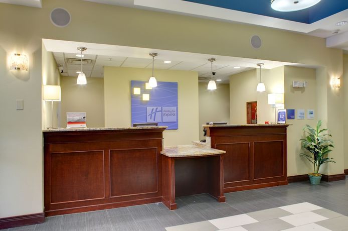 Imagen de los interiores del Hotel Holiday Inn Express and Suites Cross Lanes, an IHG. Foto 18