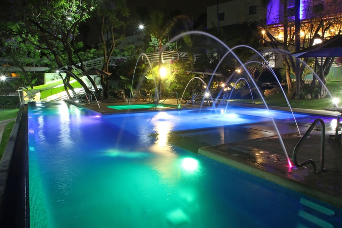 Imagen de la piscina del Hotel Holiday Inn Express and Suites Cuernavaca. Foto 13