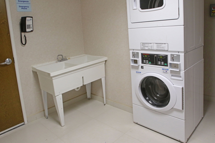 Imagen de los interiores del Hotel Holiday Inn Express and Suites Cuernavaca. Foto 8