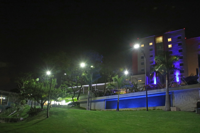 Imagen de los exteriores del Hotel Holiday Inn Express and Suites Cuernavaca. Foto 6