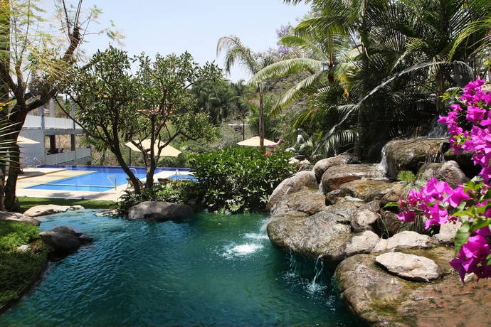 Imagen de la piscina del Hotel Holiday Inn Express and Suites Cuernavaca. Foto 15