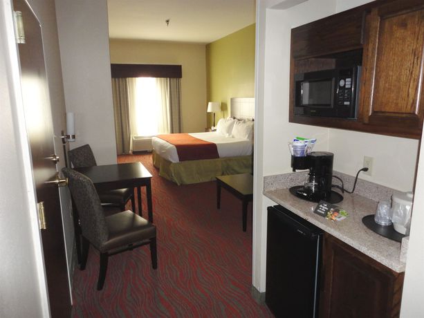 Imagen de los interiores del Hotel Holiday Inn Express and Suites Cullman, An Ihg. Foto 14