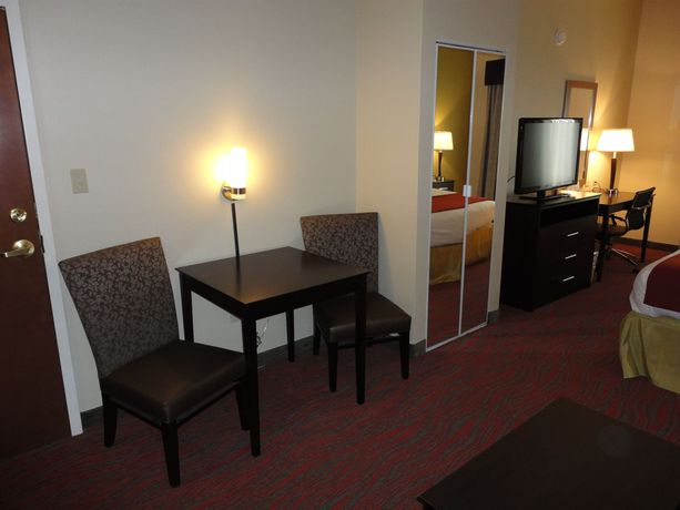 Imagen de los interiores del Hotel Holiday Inn Express and Suites Cullman, An Ihg. Foto 15