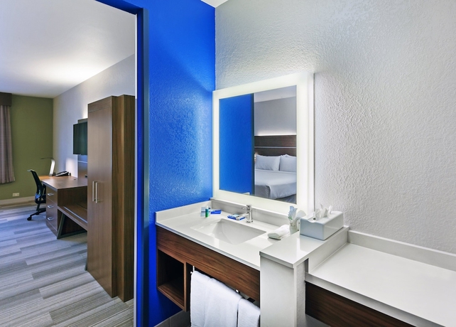 Imagen de la habitación del Hotel Holiday Inn Express and Suites Dallas Lewisville, An Ihg. Foto 2