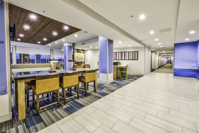 Imagen de los interiores del Hotel Holiday Inn Express and Suites Dallas NW - Farmers Branch, an IHG. Foto 14