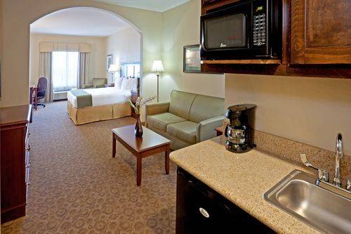 Imagen de la habitación del Hotel Holiday Inn Express and Suites Dallas Southwest-cedar Hill. Foto 7