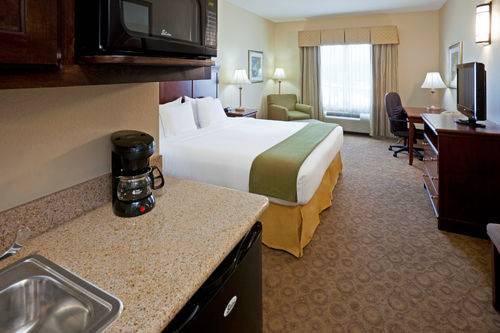 Imagen de la habitación del Hotel Holiday Inn Express and Suites Dallas Southwest-cedar Hill. Foto 8