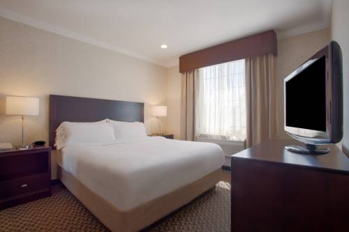 Imagen de la habitación del Hotel Holiday Inn Express and Suites Davis - University Area, An Ihg. Foto 9