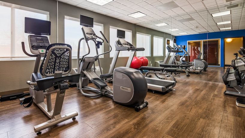 Imagen de los interiores del Hotel Holiday Inn Express and Suites Detroit - Farmington Hills, an IHG. Foto 17
