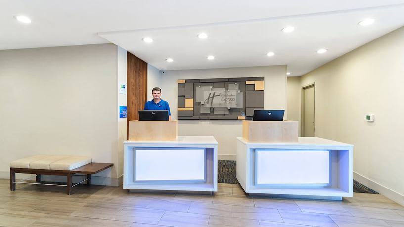 Imagen de los interiores del Hotel Holiday Inn Express and Suites Dinuba West, An Ihg. Foto 19