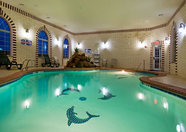 Imagen de la piscina del Hotel Holiday Inn Express and Suites East Amarillo. Foto 15